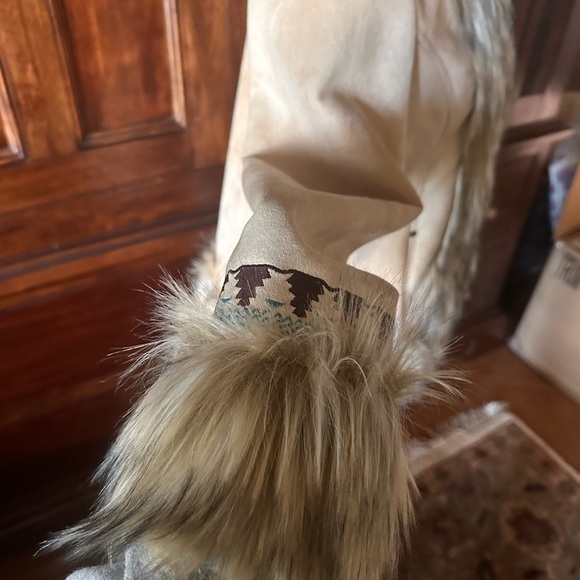 Tasha Polizzi Tan Faux Fur Teddy Jacket - Picture 4 of 9